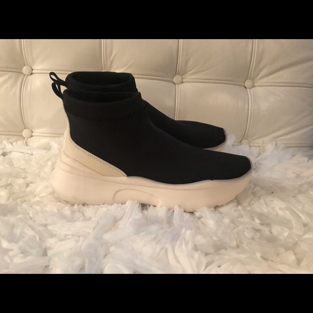 Zara Technical Sock Boot Runner